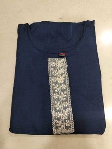 Elegant Navy Blue Tunic with Lace Detail