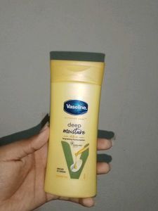 Vaseline Deep Moisture