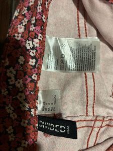 H&amp;M Beautiful Floral Jeans
