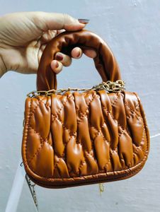 DRESSBERRY SLING BAG