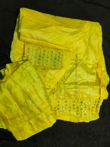 Yellow Embellished Kurti.           3pcs Suit.✨🔥