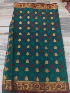 Green &amp; Gold Floral Leaf Saree