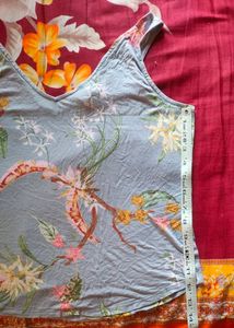 Sleeveless Graphic Printed Top
