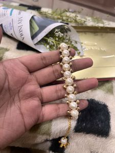 Pearl bracelet