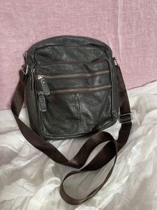 Unisex Leather Messenger Bag