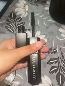 Huda beauty mascara Anastasia Beverly Hills powder