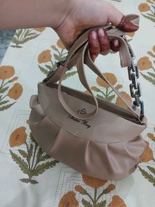 Metro Sling Bag With Free Gift