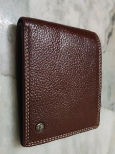 A Premium Quality Men's Leather Wallet