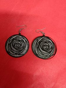 Elegant Black &amp; Pearl Earrings