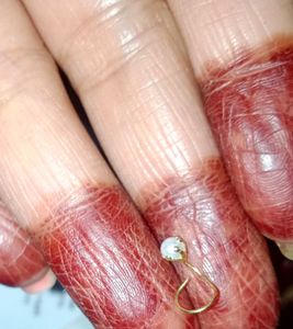 Pearl nose pin yellow gold