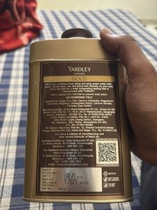 Yardley London Gold Deodorizing Talc