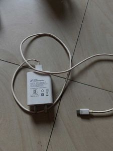 Vivo Charger 33w with cable free