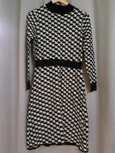 Vintage Houndstooth Knit Dress 🖤