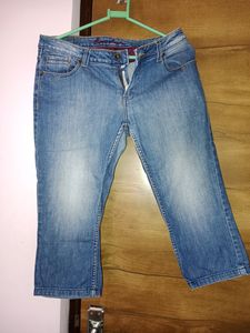 Bare Denim Three Quarter Jeans 👖