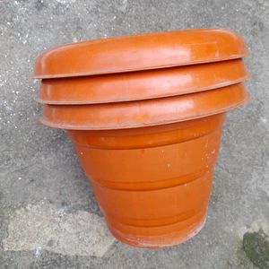 Set of 4 Plastic Flower Pots