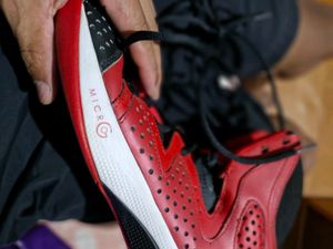 Under Armour Micro G Torch 2