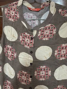 Polka Dot Sleeveless Kurta