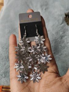 Set Of 4 Stunning Lightweight Hanging Earrings