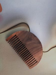 💥 Mamaearth Wooden Comb Brand Mix Print New Unuse