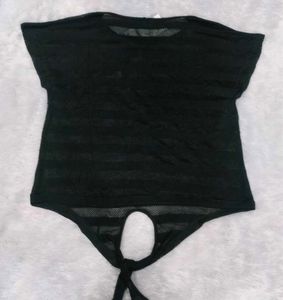 🚨BRAND New Black Tie-Front Top🚨