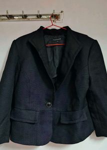 Chic Black Blazer