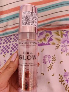 Makeup Revolution London Fix And Glow Spray