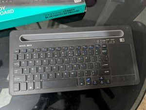 Rechargeable Wireless Keyboard for Tablet