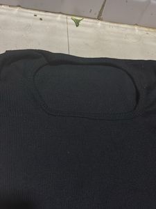 Black Square Neck Full Hands Crop Top