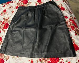 Black Faux Leather Mini Skirt with Front Zipper Po