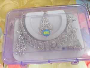 Elegant Silver Jewelry Set