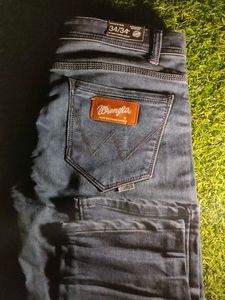 Wrangler Jeans - Waist 34 Hip 38 & 40