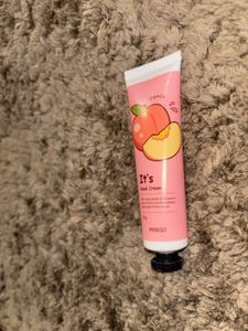 Miniso Peach Hand Cream