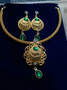 Elegant Look Jewellery Set
