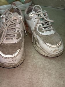 White sports shoes