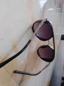 Retro black shades for MEN