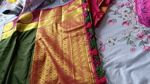 Womens Premium Ethinic saree with ready blouse