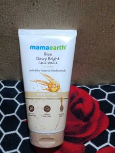 Mamaearth Rice Dewy Bright Face Wash