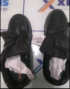 SchoolHop Black Shoes