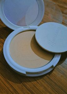 My Glamm LIT Compact powder