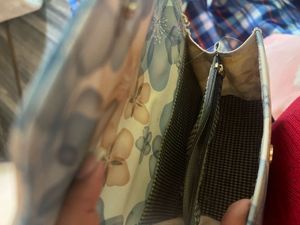 FLOWER PRINT SLING BAG