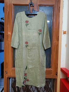 Floral Embroidered Kurta