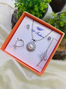 Silver Plated Chain Set.