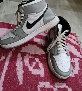 Nike Air Jordan 1 retro high og Light Smoke Grey