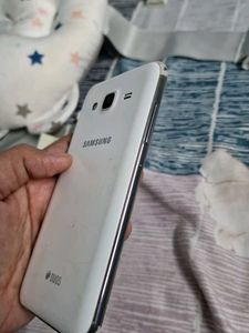 Samsung Mobile Phone j5 With Free Candle Lamp