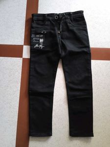 Boy Full Sleeves Tshirt And Black Jeans