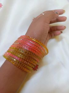 New trendy glass bangles
