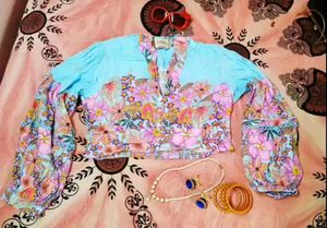 Floral Print Pull Sleeve Crepe Crop Top