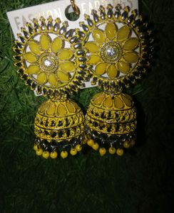 Earrings, Jhumke, Golden colour, Standard