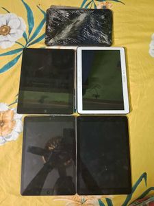 Apple Ipad Lot With 2 Samsung Tabs