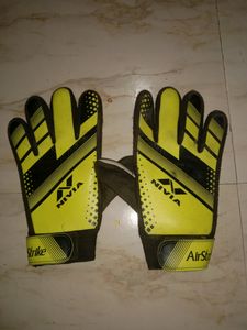 Nivia Air Strike Goalkeeper Gloves